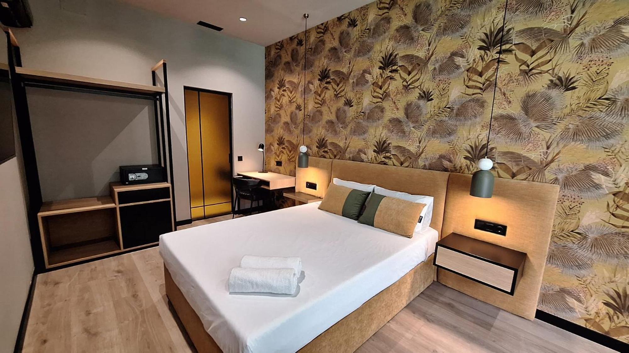 Deluxe Double Room Garden Access
